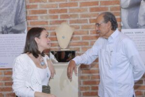 Lee más sobre el artículo Manos Dominicanas presenta nueva colección joyas de Larimar