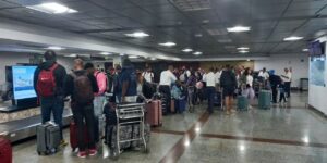Lee más sobre el artículo Quejas de pasajeros con aerolíneas por sobreventas de vuelos