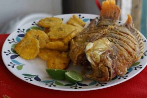 Lee más sobre el artículo En semana santa un almuerzo en las playas puede sobrepasar de RD$4,000.00 pesos