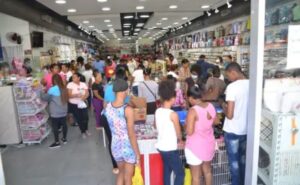 Lee más sobre el artículo Dinamismo en principales arterias comerciales del Gran Santo Domingo en víspera del Día de las Madres