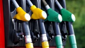 Lee más sobre el artículo Solo dos combustibles de menor uso bajarán de precio en la próxima semana