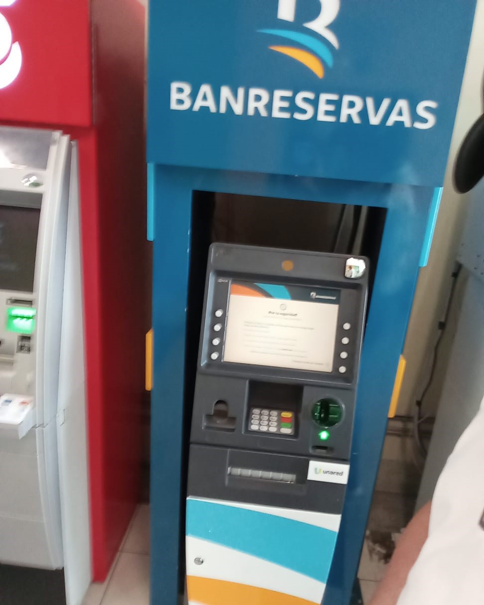 En este momento estás viendo DENUNCIA : Banreservas y su cajero en el supermercado Nacional de Naco