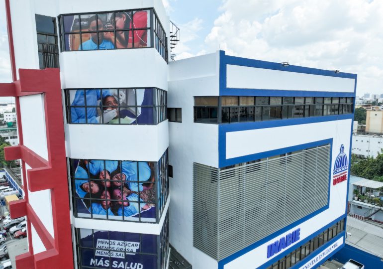 En este momento estás viendo INABIE insta a comercios abstenerse de vender mercancía con logo institucional