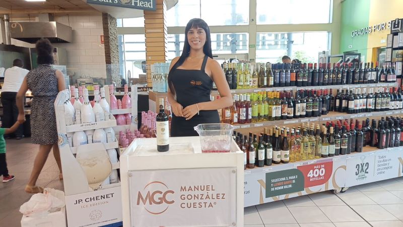 En este momento estás viendo Vino Sierra Cántabria llama la atención en el supermercado El Nacional