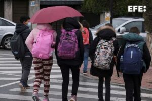 Lee más sobre el artículo Pediatra expresa ¿Cuánto debe pesar una mochila?