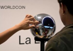 Lee más sobre el artículo Pro Consumidor suspende empresa que compraba datos biométricos por criptomonedas en RD
