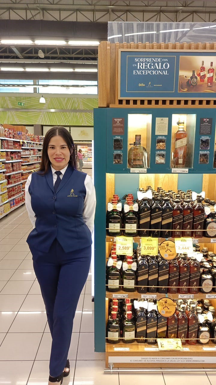 En este momento estás viendo OFERTA DEL WISKY JOHNNIE WALKER PERSONALIZADO