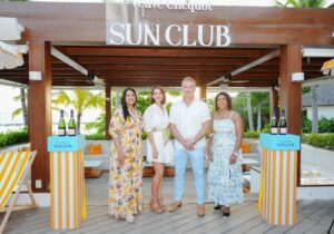 Lee más sobre el artículo Veuve Clicquot y Casa Brugal inauguran el primer Sun Club del Caribe