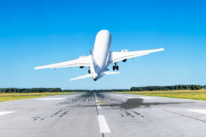 Lee más sobre el artículo RD busca establecer nuevas rutas aéreas directas desde California y Washington