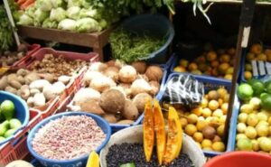 Lee más sobre el artículo Dominicanos estrenan el 2025 con alza en precios de productos básicos