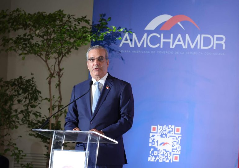 En este momento estás viendo Abinader resalta gobierno busca convertir a RD en centro de producción de semiconductores y manufactura tecnológica