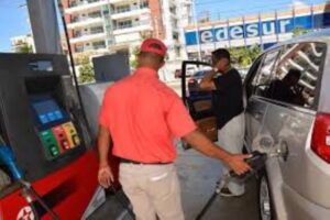 Lee más sobre el artículo Gobierno mantiene sin variación precios de combustibles esenciales y subsidia el GLP con RD 151.1 millones
