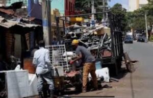 Lee más sobre el artículo Compradores de metales viejos: El oficio que se mueve en las calles del país