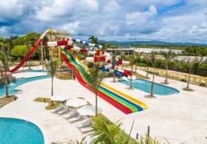 Lee más sobre el artículo Wyndham Alltra Punta Cana abre oficialmente su nuevo parque acuático Splash Island