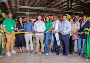 Lee más sobre el artículo Grupo Ramos celebra la inauguración de dos nuevas tiendas Aprezio en Los Cedeños Boca Chica y Navarrete