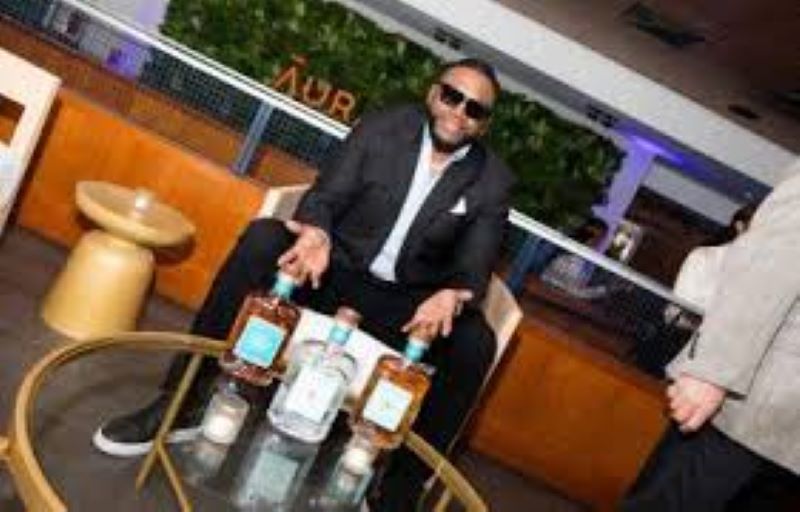 En este momento estás viendo David Ortiz lanza al mercado el Ron Ozama