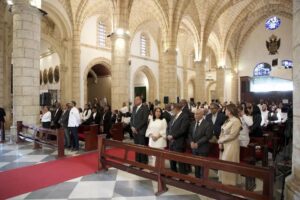 Lee más sobre el artículo Eddy Alcántara encabeza misa por el 17 aniversario de Pro Consumidor