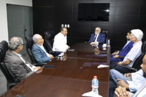 Lee más sobre el artículo Pro Consumidor y LIDOM se reúnen para evitar mercado negro en torneo de béisbol otoño-invernal