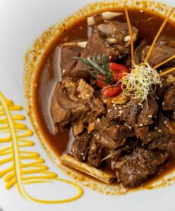 Lee más sobre el artículo La Chivería presenta su menú navideño