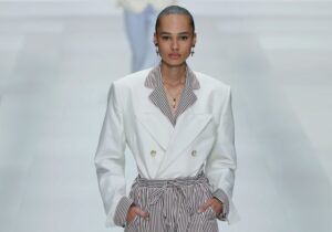 Lee más sobre el artículo Las tendencias de 2026 en la moda apuntan a la contrarrevolución; todo vuelve