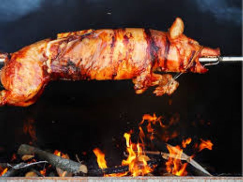 En este momento estás viendo A pocas horas de Nochebuena, estos son los precios del cerdo y el pollo asado