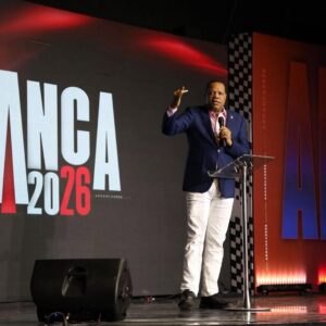 Lee más sobre el artículo Eddy Alcántara llama a la transparencia y la firmeza como pilares del desarrollo durante “Arranca 2026”