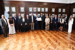 Lee más sobre el artículo Reconocen en Argentina a Eddy Alcántara por impulsar proyectos regionales en favor consumidores de Iberoamérica