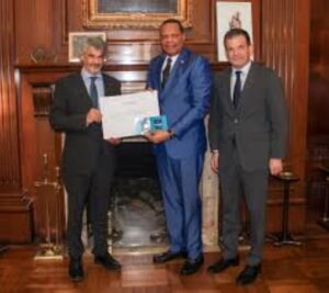 Lee más sobre el artículo Universidad de Buenos Aires reconoce a Eddy Alcántarapor su liderazgo global en la defensa de los consumidores