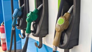 Lee más sobre el artículo Aumentan RD$5.00 a precios de gasolina y gasoil