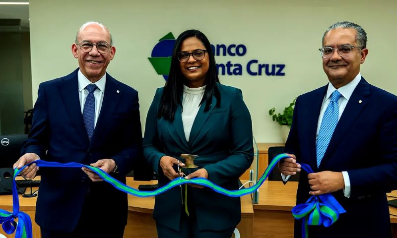 En este momento estás viendo Banco Santa Cruz inaugura centro de negocios