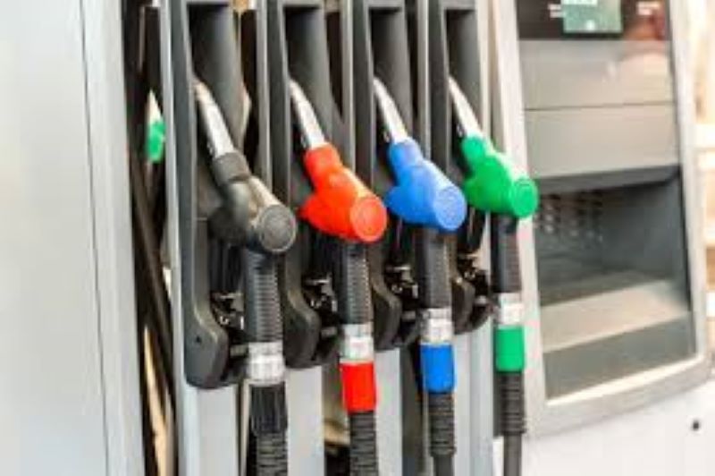 En este momento estás viendo Gobierno congela combustibles y GLP con subsidio de RD$1,588.5 millones