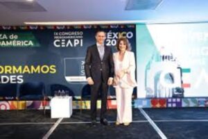 Lee más sobre el artículo Juan Tomás Díaz y Ana Botella presentan en CEAPI un modelo de liderazgo empresarial con impacto social