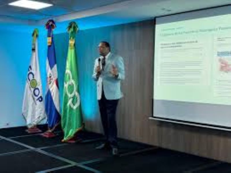 En este momento estás viendo Eddy Alcántara acusa a oposición de ignorar realidad económica mundial al rechazar plan anticrisis propuesto por el Gobierno
