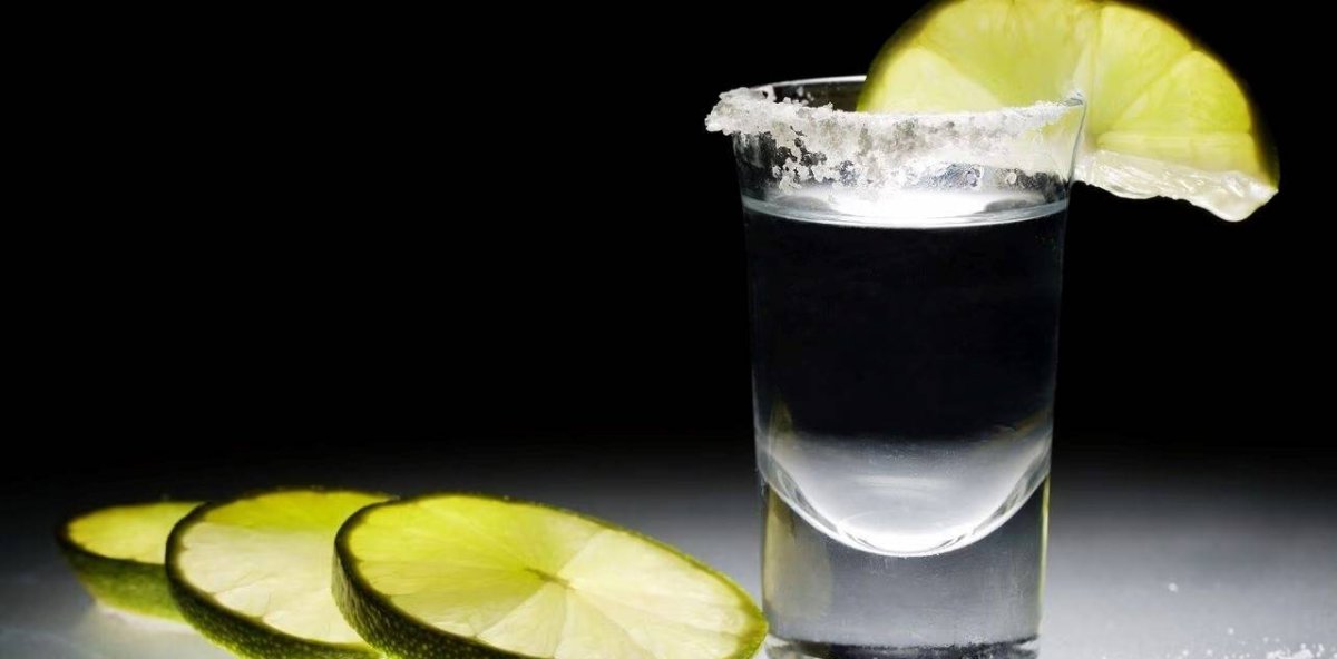 En este momento estás viendo No todo lo que parece tequila realmente lo es: aprende a identificarlo