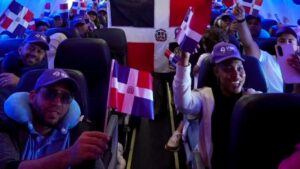 Lee más sobre el artículo Arajet y Ron Ozama llevan el orgullo dominicano a 30,000 pies de altura rumbo al Dominican Day Parade