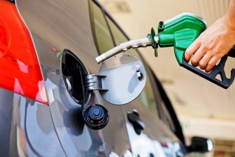 En este momento estás viendo Gobierno aumenta RD$3.00 a la gasolina premium y RD$4.00 al gasoil