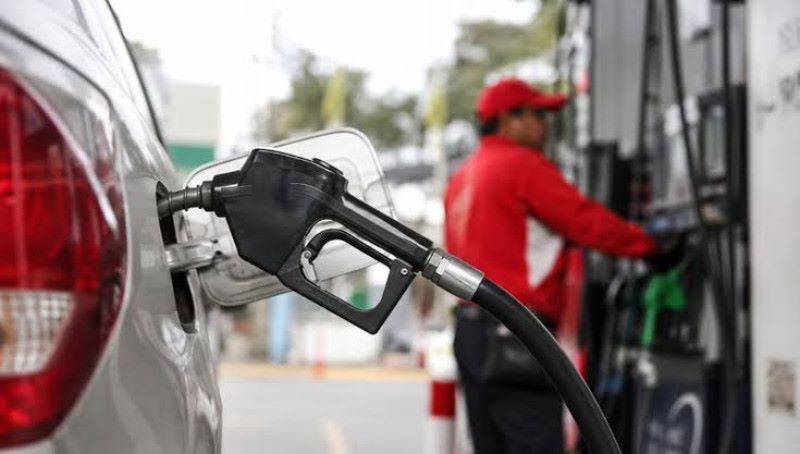 En este momento estás viendo El Ministerio de Industria, Comercio y Mipymes (MICM) informó que el Gobierno mantiene congelados los combustibles esenciales.
