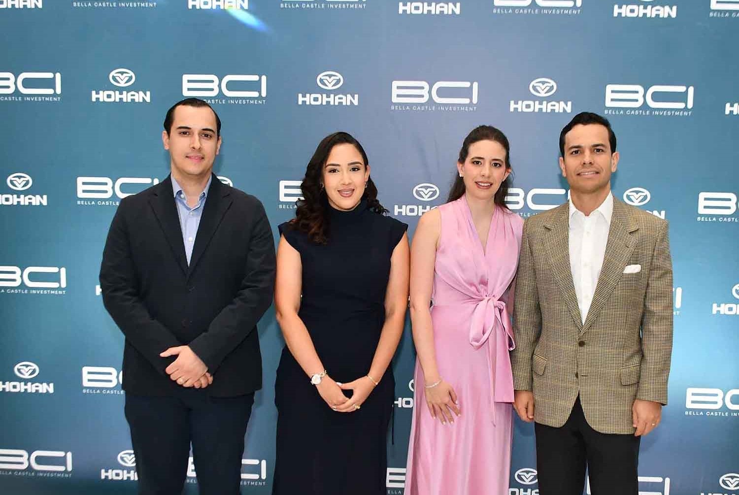 En este momento estás viendo ¡Gigante automotriz llega a República Dominicana! Bella Castle Investment presenta los poderosos camiones HOHAN y revoluciona su oferta de transporte comercial
