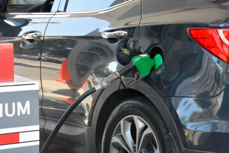 En este momento estás viendo Gobierno congela precios de los combustibles
