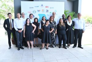 Lee más sobre el artículo Abraza y UNPHU celebran primera graduación de jóvenes y adultos con discapacidad y neurodiversidad