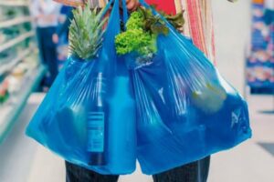 Lee más sobre el artículo LEY 98-25 BAJO LA LUPA: REPÚBLICA DOMINICANA SE ENCAMINA A RESTRINGIR LAS FUNDAS PLÁSTICAS, PERO EL RETO ESTÁ EN SU CUMPLIMIENTO